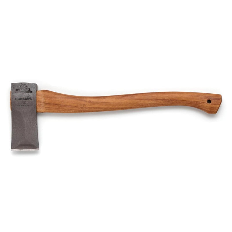 Hultafors hand forged splitting axe with sand blasted coating and curved hickory handle for wood splitting tasks.